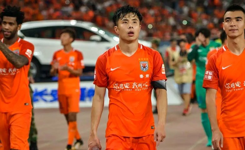 克雷桑归化面临诸多现实考验 泰山需先送走德尔加多