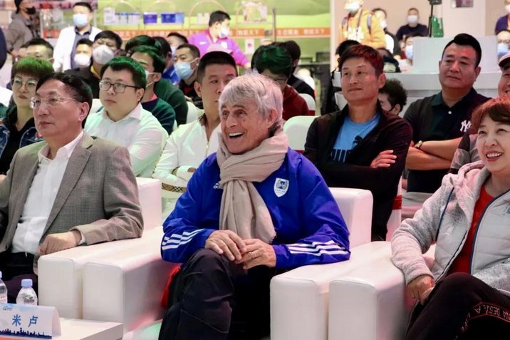 现在要辅导敏下课的人和当年要米卢下课的人一样都是混蛋