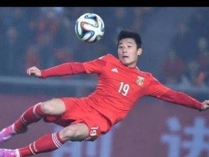 先说生理事实：东亚人在足球上有系统性劣势存在