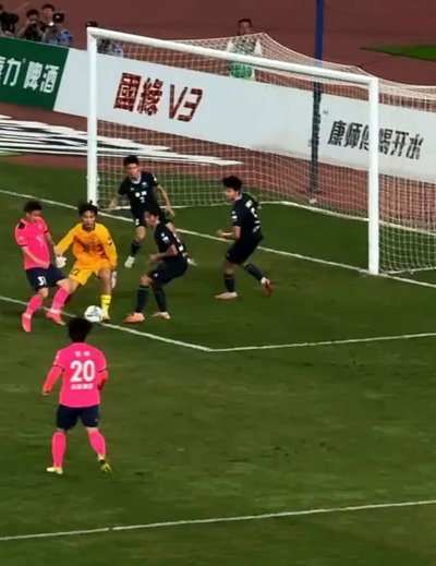 江苏联：泰州队1-1镇江队，祝晖进球，纪龙刚破门