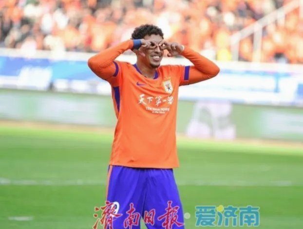 辽宁铁人张岩获中超5月最佳守门员