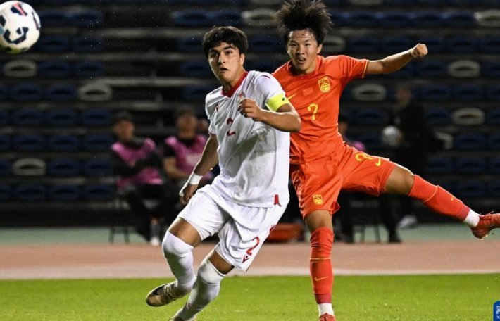 博主：U17国脚袁博涵上演中甲首秀，成10年龄段职业联赛首人